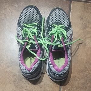 #0130 Asics Gray and Green Athletic Shoes